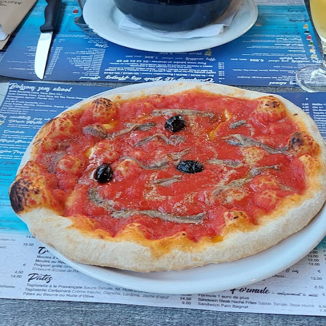 Pizza Mit Sardellen