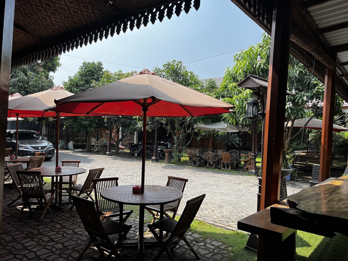 Ndalem Prabu Resto and Cafe