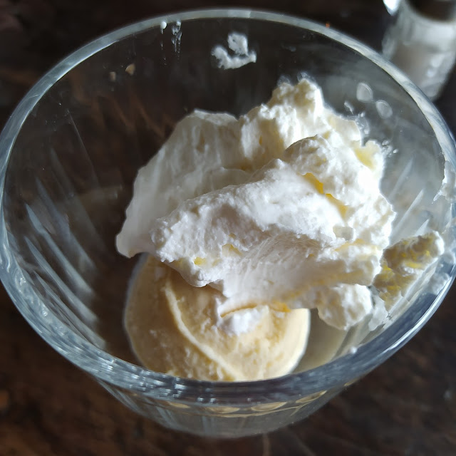 Ile Flottante À la Fleur d'Oranger