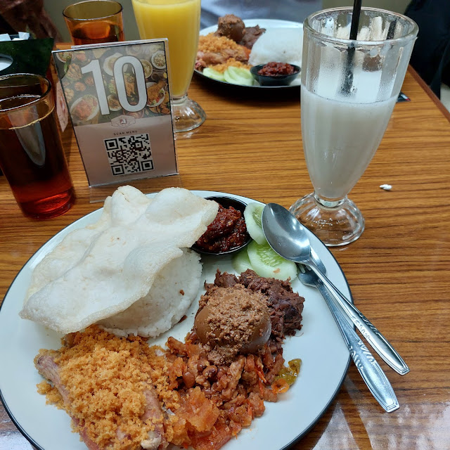 Nasi Gudeg Telur