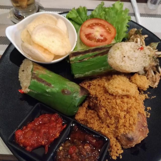 Nasi Bakar Ayam Goreng