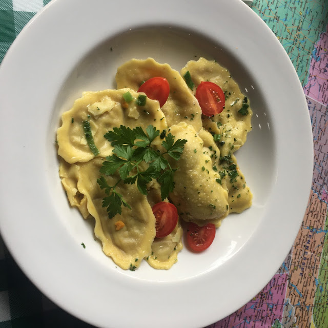 Ravioli de Carne Com Queijo Gouda Na Manteiga