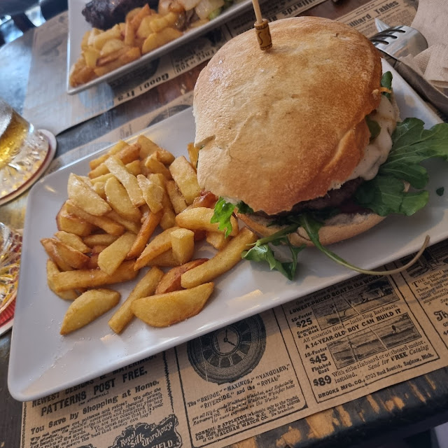 Angus Burger with Goat Cheese and Rocket