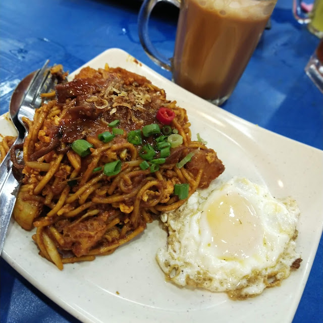 Mee Goreng Sotong Telur Mata