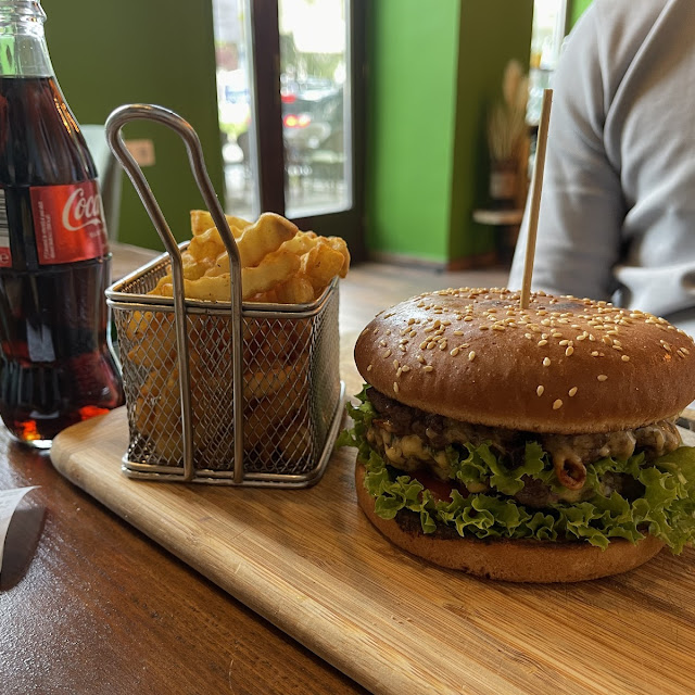 Eleven Burger Cu Cartofi Pai