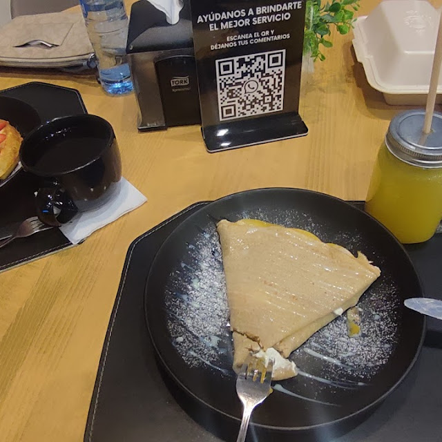 Crepa de Durazno Con Filadelfia
