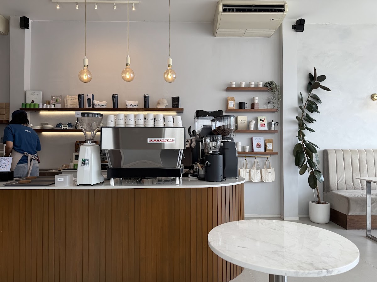 Luksao Cafe & Eatery