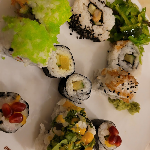 Sushi Und Salat Vom Buffet