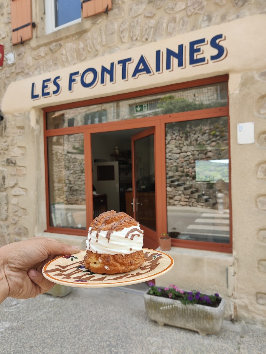 Les Fontaines