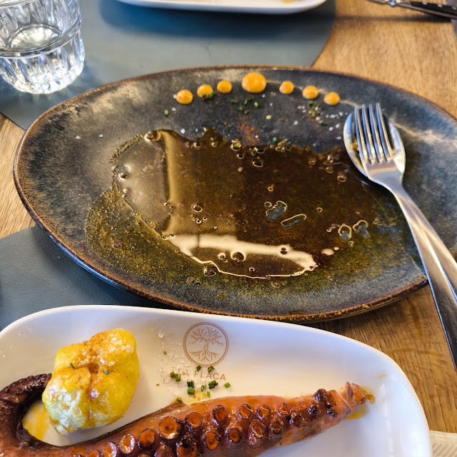 Pulpo Encebollado