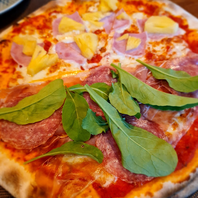 Hawaiian Pizza