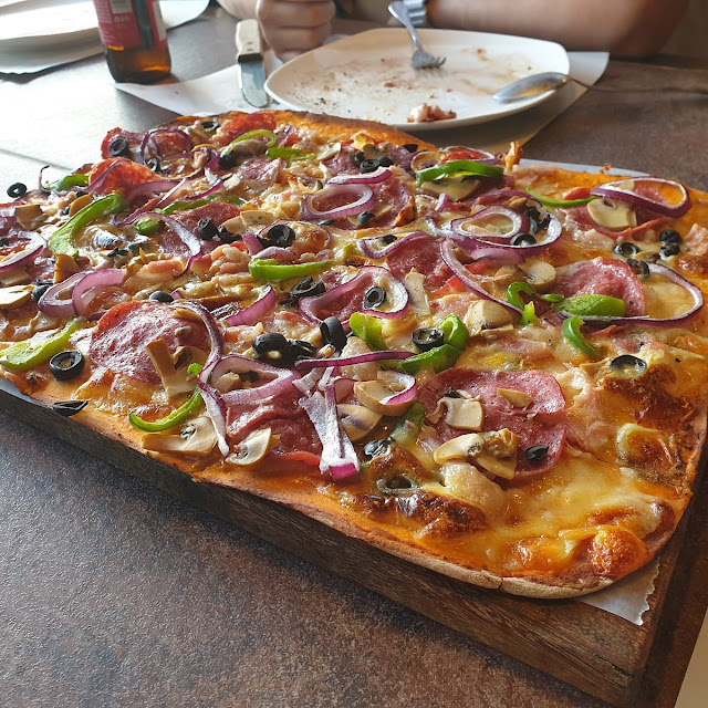 The Deli Pizza