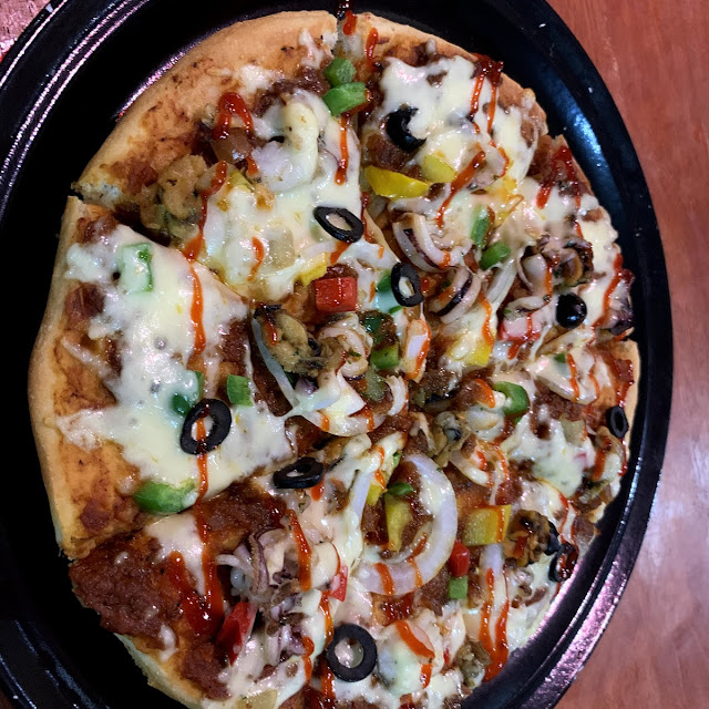 Seafood Pizza