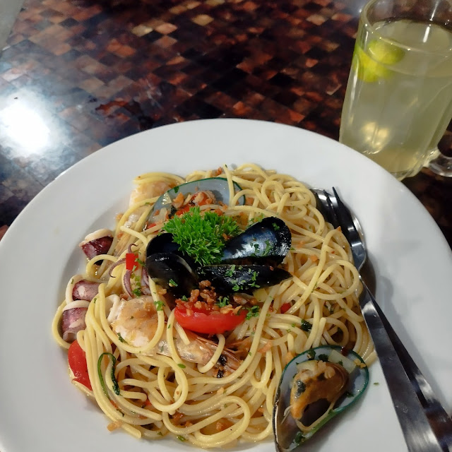 Seafood Aglio Olio