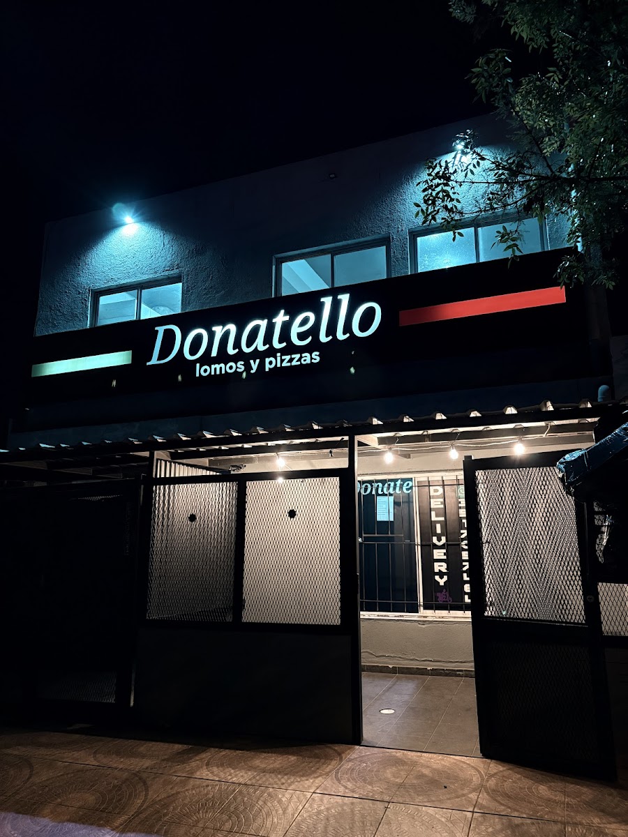 Donatello Lomos & Pizzas