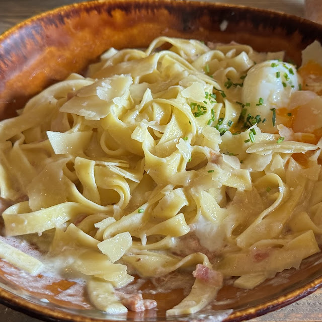 Tallarines Con Salsa Carbonara Trufada