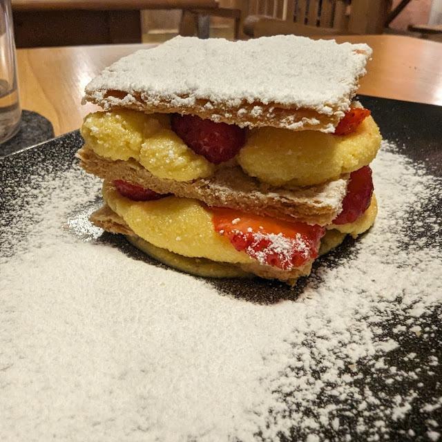 Millefoglie Fragole E Frutti Di Bosco