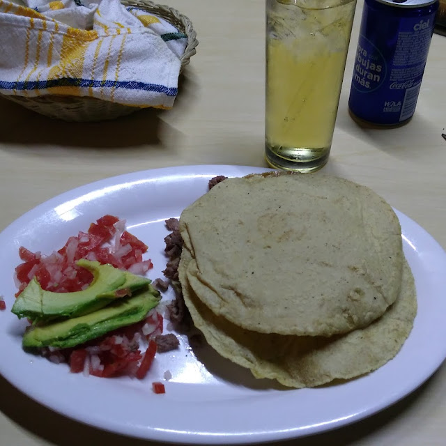 Taco de Bistec Con Queso