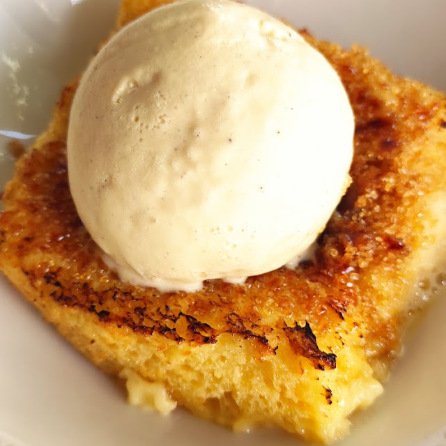 Torrija Caliente Con Helado de Avellana