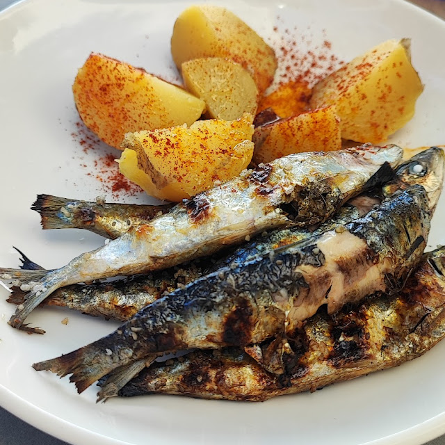 Sardinas Con Cachelos