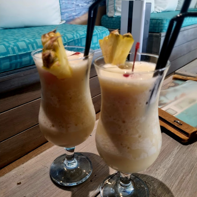 Banana & Peanut Butter Cocktail De Camarones