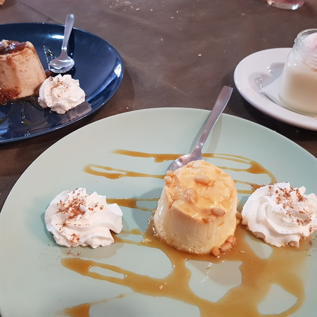 Flan de Piñones