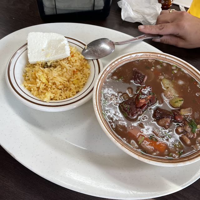 Sopa De Frijol Rojo Con Costilla De Res Red Beans with Beef Rib Soup