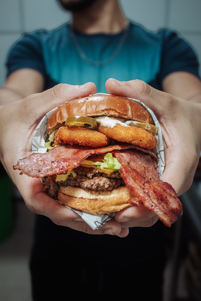 Cosmos Burger House - Hamburgueria