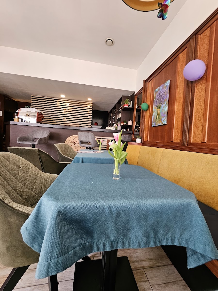 CAFE MIRAGE
