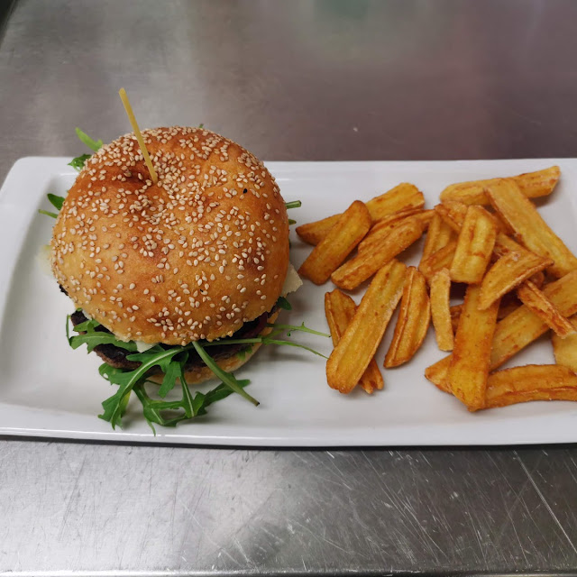 Hamburger Di Manzo Con Cipolla Pane Fatto Fatto Meson