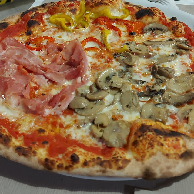 Pizza Capricciosa Senza Carciofi