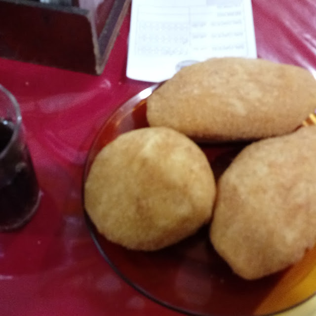 Bola de Frango Com Catupiry E Risolis de Queijo