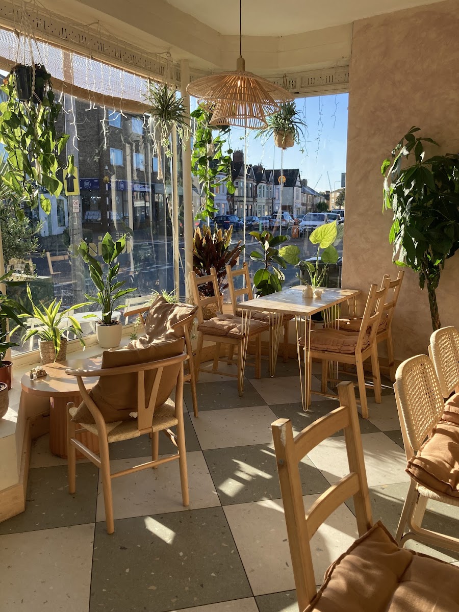 Cafe Artiste