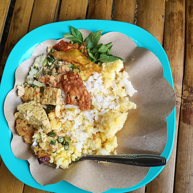 Sego Jagung Iwak Asin Lawuh Mendhol