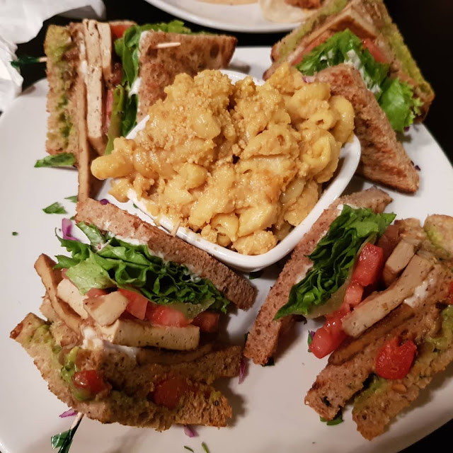 Tempeh Pumpernickel Club
