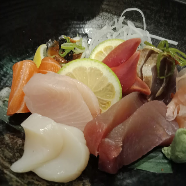 Yumi Cafe Assorted Sashimi Entree