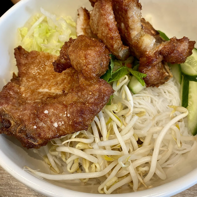 Vermicelli Salad with Charcoal Grill Pork