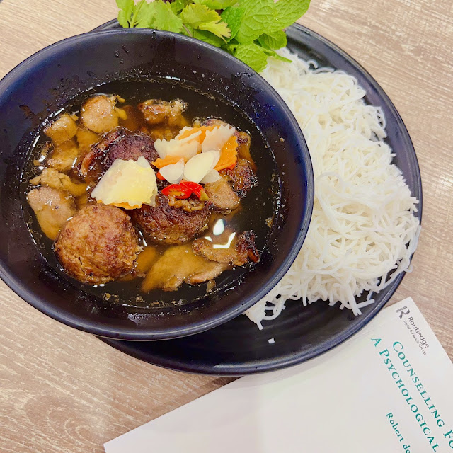Vermicelli with Charcoal Grill Pork & Meat Ball Pork