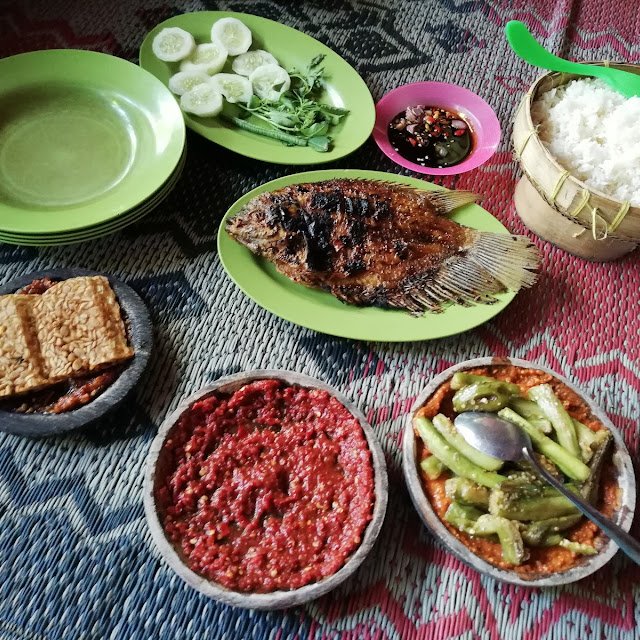 Ayam Goreng Tempe Terong
