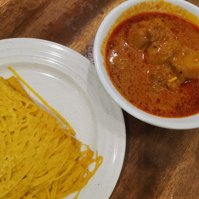 Roti Jala & Kari Ayam