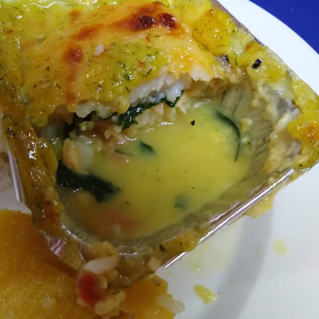 Róbalo Gratinado Relleno de Espinaca Y Una Exquisita Salsa