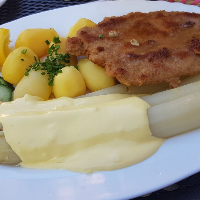 Schnitzel Und Spargel
