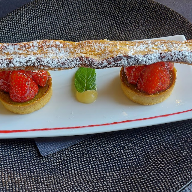 Taartje Met Aardbeien En Pistache