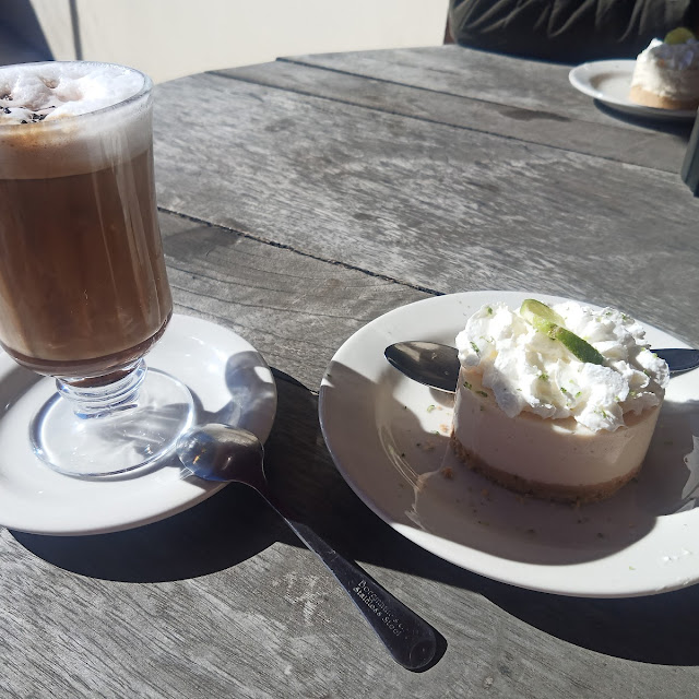 Capuchino Y Carlota de Limón