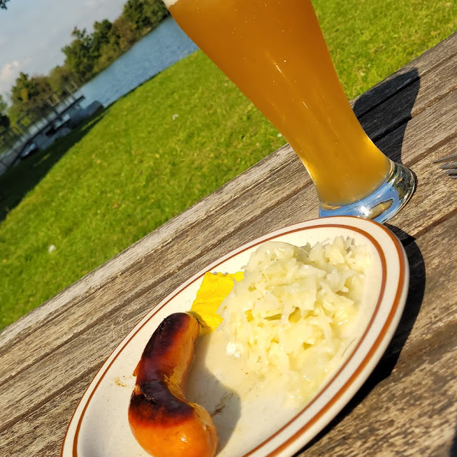 Rote Bratwurst Mit Kartoffelsalat