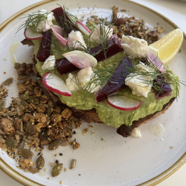 Avo on Toast 2 Go Heyyou Only