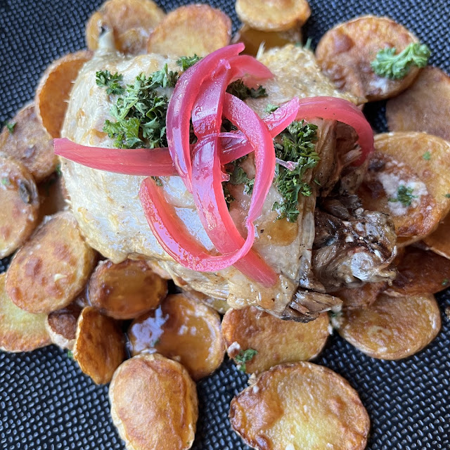 Entenkeule Mit Gebratenen Kartoffeln