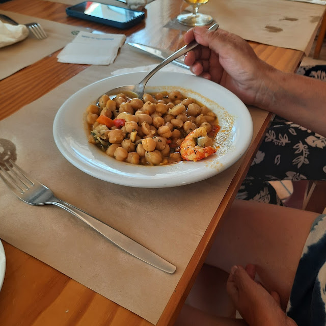 Garbanzos Con Langostinos