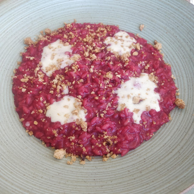 Risotto Alla Barbabietola Con Crema Di Gorgonzola E Frutta Secca