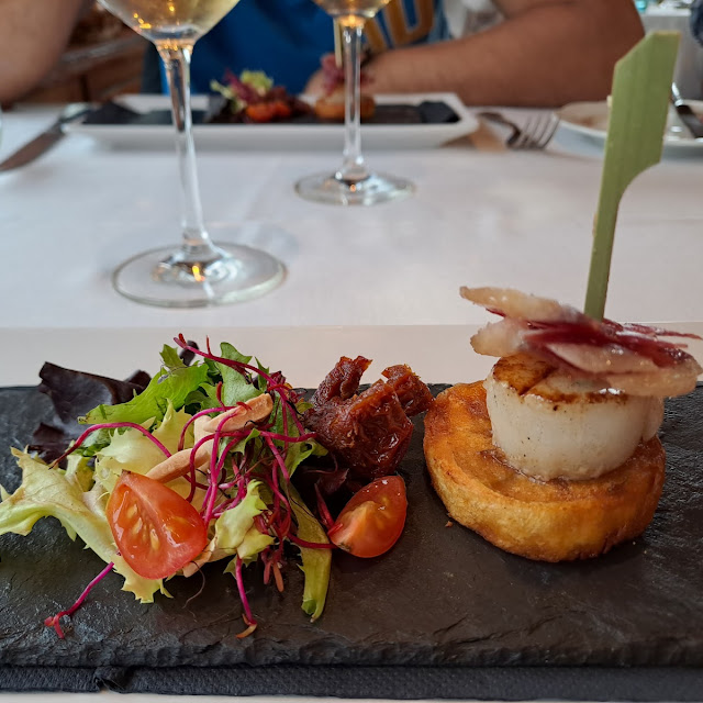 Petita Amanida De Vieira Amb Pernil Iberic